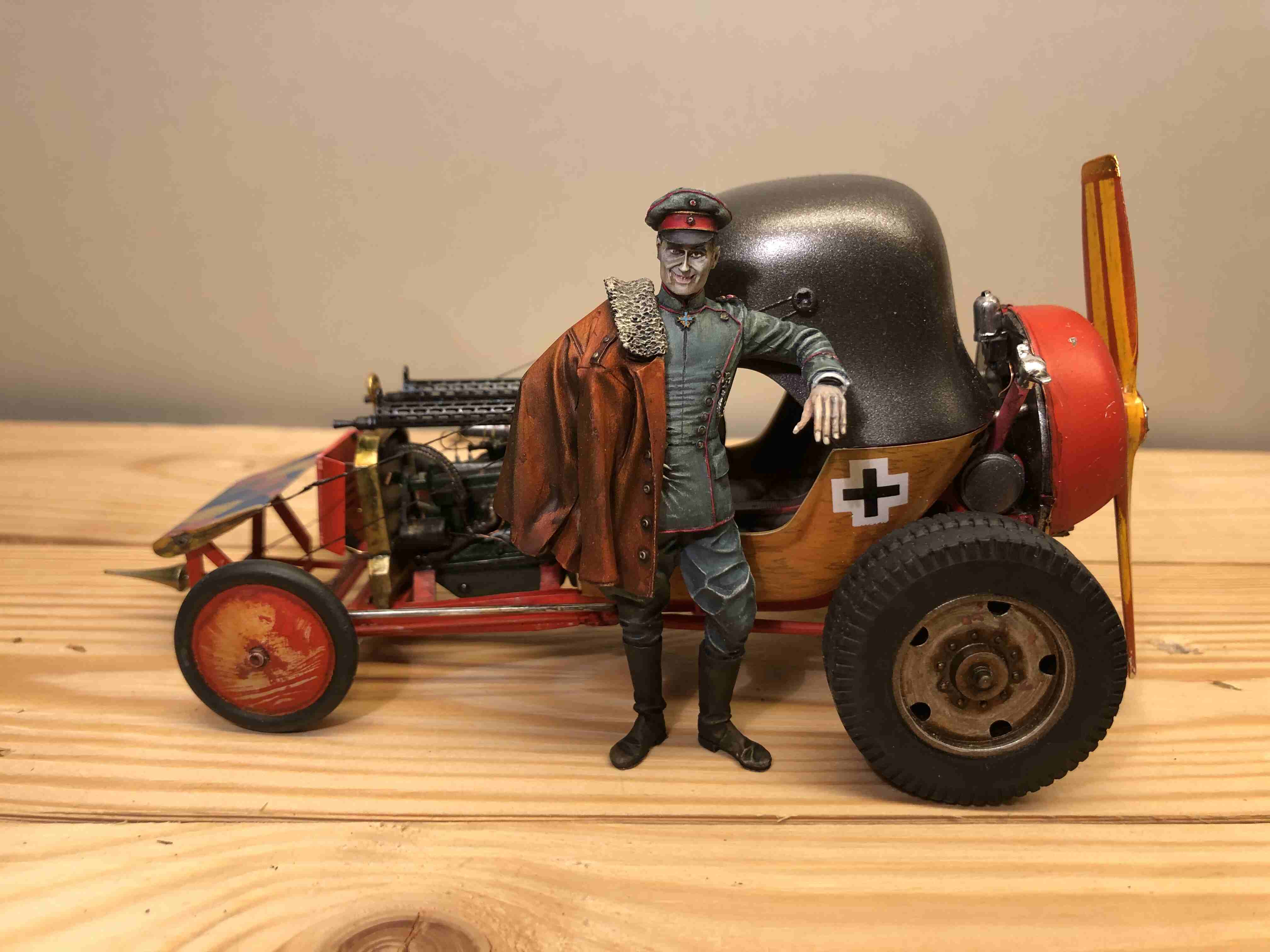 Monogram 1:24 Little Red Baron - modified - Figurt Kabuki